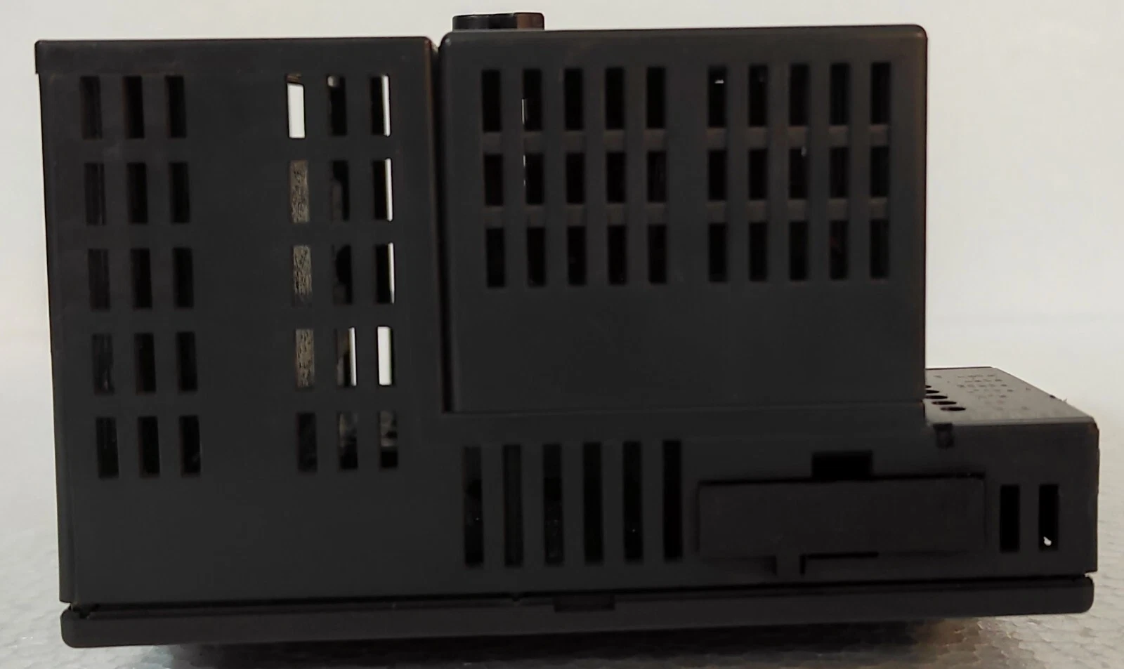 admin/uploads/uploads/GE FANUC cpu005 C200PWR002G VERSAMAX POWER_3.webp